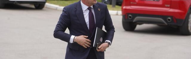 Predrag Mijatović stigao na sudbonosnu Skupštinu Partizana, evo šta je nosio u ruci