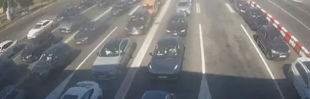 DUGE KOLONE NA ULAZU U SRBIJU A NIJE HORGOŠ: Tu su jutros najveće gužve, na Preševu i Gradini skoro nikog, a evo kako je pred dolazak na Evzoni (FOTO)