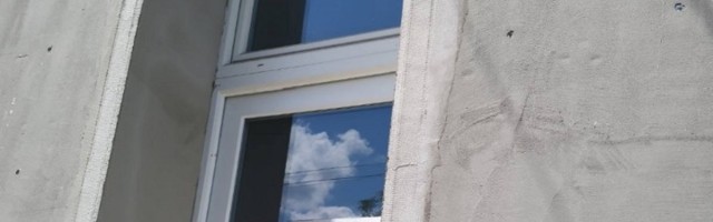 Zbog poraza u Sečnju SNS zatvorio prostorije (FOTO)