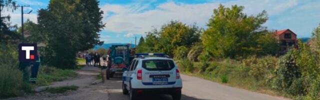 TRAKTOROM POKOSIO BICIKLISTU U PIROTU! Nesrećni čovek na licu mesta izdahnuo! (Video)