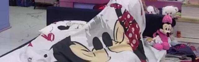 ZADIHANA MILJANA NASKOČILA NA DARIJANA U PUNOJ SOBI: Učesnici gledali UŽIVO njihovu vrelu akciju (VIDEO 18+)