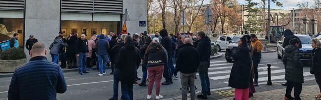 Muzičaru slomljena šaka: Saslušan vozač koji je uleteo u blokadu kod Filharmonije