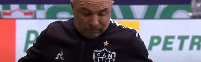 Umesto istorijskih brojki, Sampaoli dobio šamar, suspenziju i tri komada od Palmeirasa (VIDEO)