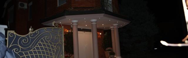 Nezapamćena žurka: U vili Lepe Brene svi u transu, pljušte evri (VIDEO)