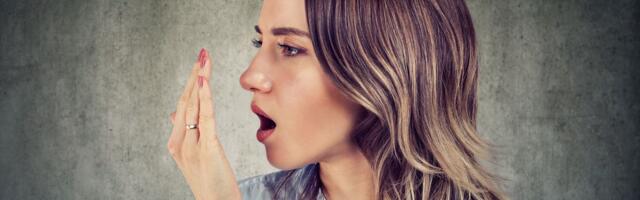 Zašto vam dah neprijatno miriše čak i posle pranja zuba? Mnogi ignorišu ove OZBILJNE uzroke