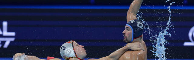 Srbija na mišiće bolja od Španije: Delfini, bez isključenog Mandića i protiv sudija, srušili šampione!