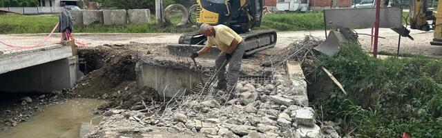 Meštani Loznice mirno dočekuju jesen: Novi most preko Lozničke rečice trajno rešava problem izlivanja