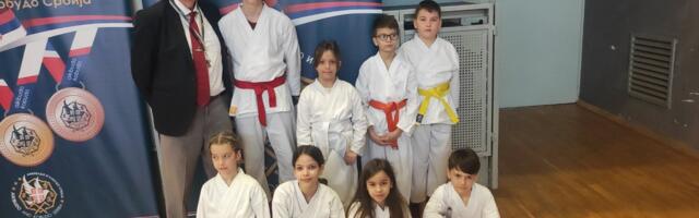 Osam medalja za Karate klub Vranje na međunarodnom turniru u Kraljevu