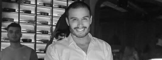 "NIJE IM NAPLAĆIVAO, DUGOVALE SU MU PARE" Porodična prijateljica Matije Radulovća kipti od besa: Sram bilo ove sa estrade, dok si živ svi se šlihtaju