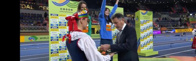 Kakav prizor: Angelina na pobedničkom postolju sa srebrom oko vrata /GALERIJA/