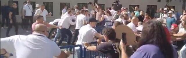 Grad bez obraza i stida