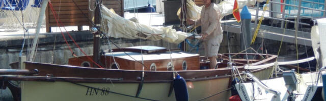 STRAVIČNA NESREĆA NA JADRANU! Muškarca (62) udario jarbol, pa završio u propeleru - SIN POKUŠAO DA GA SPASI!