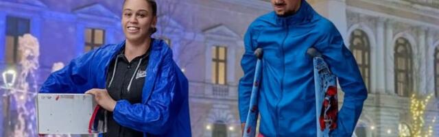 Doček Aleksandra Jovanova i Nine Rađenović koji pešačenjem sakupljaju humanitarnu pomoć za operaciju u Turskoj večeras u Kragujevcu