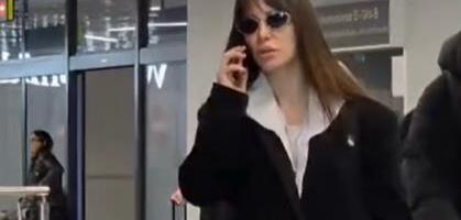 NIKOLIJA JOVANOVIĆ BEZ TRUNKE ŠMINKE U JAVNOSTI! Prvi snimak posle drame sa Reljom, evo kako se ponašala na aerodromu  (Video)