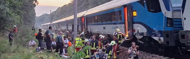 Nemačka: Više od 600 putnika zarobljeno u vozu, u vagonima 40 stepeni