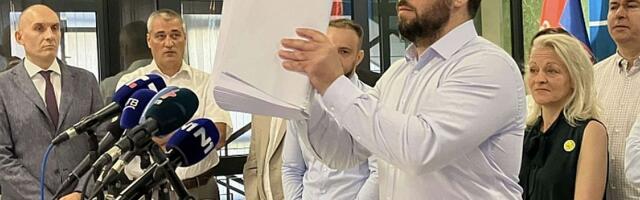 Uvrede i sukob u Skupštini Novog Sada: Opozicija tražila sankcije zbog dobacivanja odbornice SNS