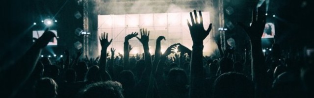 ŠTA ĆE BITI KADA KORONA PROĐE?! Nastaće nova Sodoma i Gomora! Stručnjaci predviđaju totalno "otpuštanje ventila"!