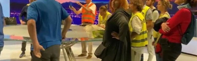 Antivakseri provalili u javni servis  - njih 20 protestanata napravilo haos u TV studiju