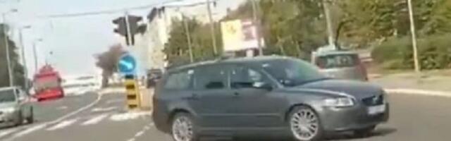 (VIDEO) Ludilo na BG ulicama: Jurnjava, pa napad na vozača