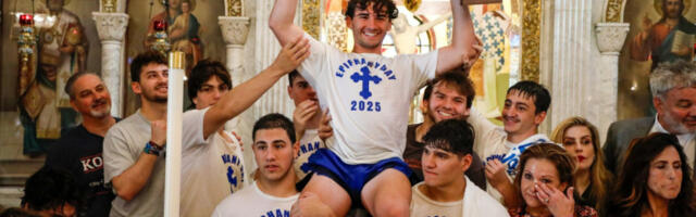 ZAŠTO AMERIKANCI MASOVNO NAPUŠTAJU PROTESTANTIZAM I PRELAZE U PRAVOSLAVLJE: Američki muškarci beže od "woke" Hrista i pronalaze istinu na Istoku