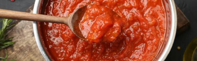 Domaći mleveni paradajz za zimnicu: Bez kuvanja, a može da stoji i do 2 godine