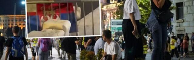 SRAMOTA ŠTA RADE VIŠE! Blokaderka cepala TROBOJKU - njihova mržnja ide iz krajnosti u krajnost! (VIDEO)