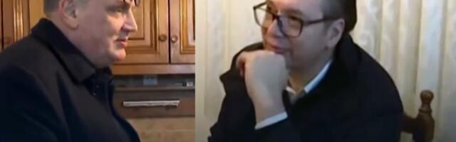 Drobnjak se uhvatio za čašicu , pa se zbunio na pitanje predsednika Vučića: Hit scena u Nišu -"Nalaktio se, rakiju zavatio"
