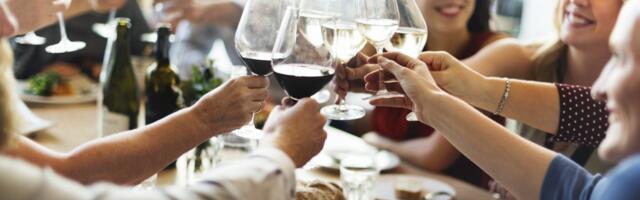 Srbi otkrili kako teraju goste kući: Da li i vi ovako izbegnete "Ivkovu slavu" ili imate bolje rešenje?