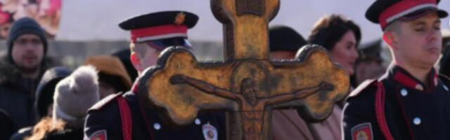 Pripadnici MUP-a prisustvovali plivanju za Časni krst: Evo kako je protekao dan (FOTO)