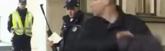 Poljoprivrednik doneo oružje u MUP i bacio uniformu (VIDEO)