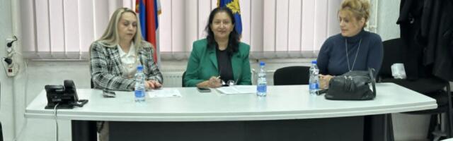 U Leskovcu otvoreno o  problemu: Devojčice bez detinjstva, u ranim brakovima, traži se odgovornost roditelja i uključivanje institucija
