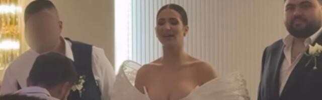 Udala se Jelena Savić, pevačica blista u venčanici! Na venčanju se pojavila i Mićalovićeva: "Povukla je nogu"