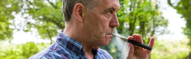 Zbog vejpa pluća "pucaju" kao kokice: Lekari dijagnostikovali novu bolest, bacite ovo u ĐUBRE dok nije kasno!