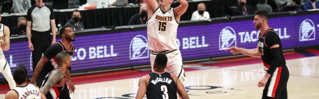 Ovo od Nikole Jokića NIKO NIJE OČEKIVAO! Navijači Denvera u NEVERICI gledali meč protiv Portlanda, a Srbinu se ovo desilo PO PRVI PUT u sezoni!
