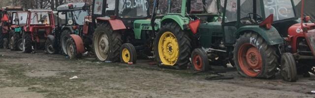 MUP: Uhapšene četiri osobe, oštetili traktore ispred Pionirskog parka