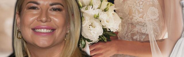 ISPLIVALE PRVE FOTKE TAJNOG VENČANJA DEE ĐURĐEVIĆ! Voditeljka blista u belom, a EVO KO JE KUMA! (FOTO)