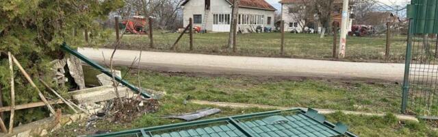 Haos kod Kragujevca: Upao čoveku u dvorište sa sve kolima, a tek da znate zašto?!