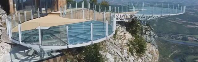 Potpuna obustava saobraćaja na putu ka vidikovcu na Kablaru