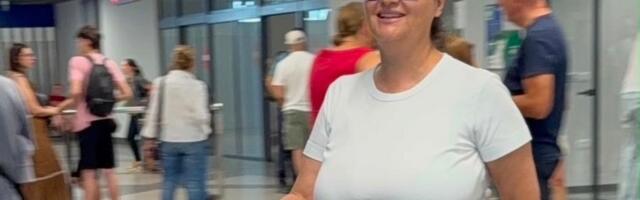 Pevačica ima najveće prirodne grudi na estradi, želi da ih smanji: Vratila se u Srbiju, svi primetili promenu