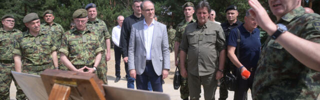 Мацут, Гашић и Мојсиловић обишли припаднике Војске Србије у Копненој зони безбедности