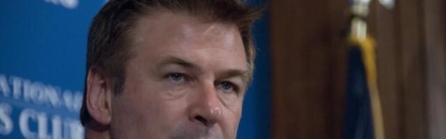 Alek Boldvin imao UDES: Slavni glumac se automobilom zabio u drvo