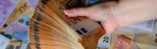 Novac stiže za 4 znaka: Evo ko će dobiti pare do 13. decembra, a jedan znak treba da igra igre na sreću