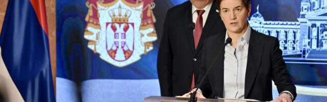 Ана Брнабић: Неистинити су наводи да су неки грађани били плаћени да дођу на скуп у Арени