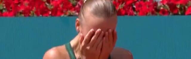 Ispisana istorija u Madridu: Prelepa teniserka uradila nešto što nije niko do sada, poznati momak je pozdravio