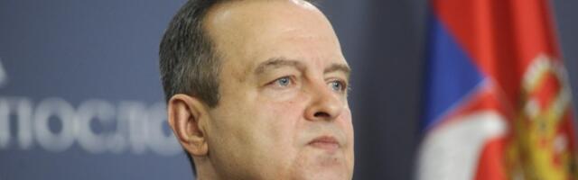 Dačić: Privedene 23 osobe zbog napada na policijske službenike, ima i povređenih policajaca