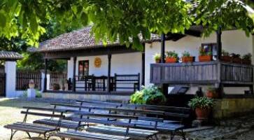 DANAS NA LETNJOJ SCENI RANČIĆEVE KUĆE: Koncert povodom decenije Odseka za srpsko tradicionalno pevanje u Grockoj