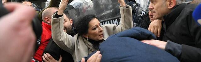 Tepić: Policija hapsi opozicionare u Novom Sadu