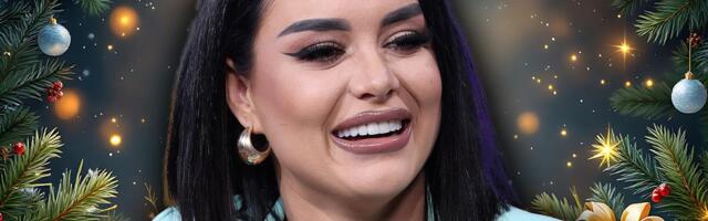 NESTVARNA NOVOGODIŠNJA JELKA TIJANE EM: Praznično drvo do plafona, a bele lampice od doma napravile magiju (FOTO)