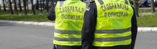 MUŠKARAC FIZIČKI NAPAO POLICAJCE PRILIKOM UVIĐAJA: Haos u Beogradu