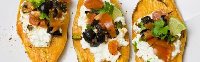 SAVRŠENSTVO UKUSA! Napravite pečeni krompir punjen paprikom, pečurkama i lukom!